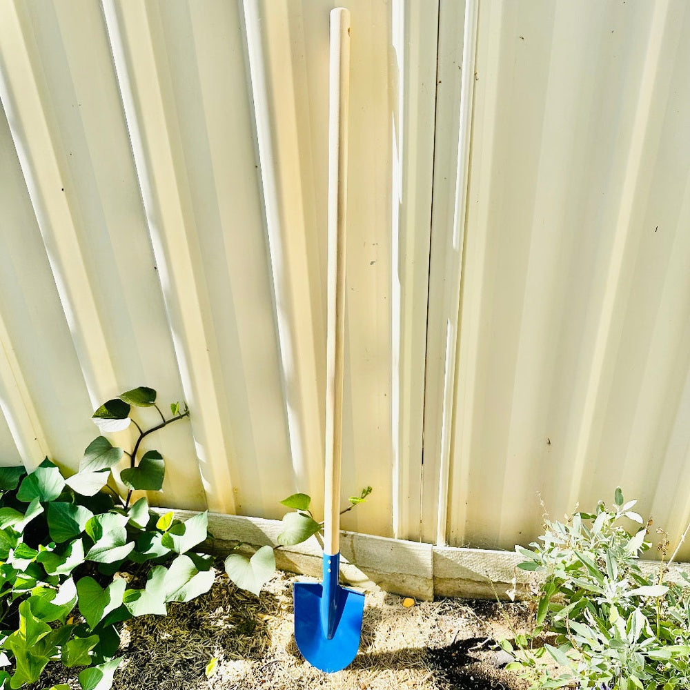 Ryset Kids Long Handle Shovel with Metal Head.