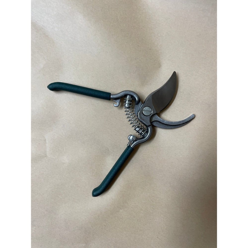 Tiller and Rowe Heavy Duty Bypass Pruning Shears.
