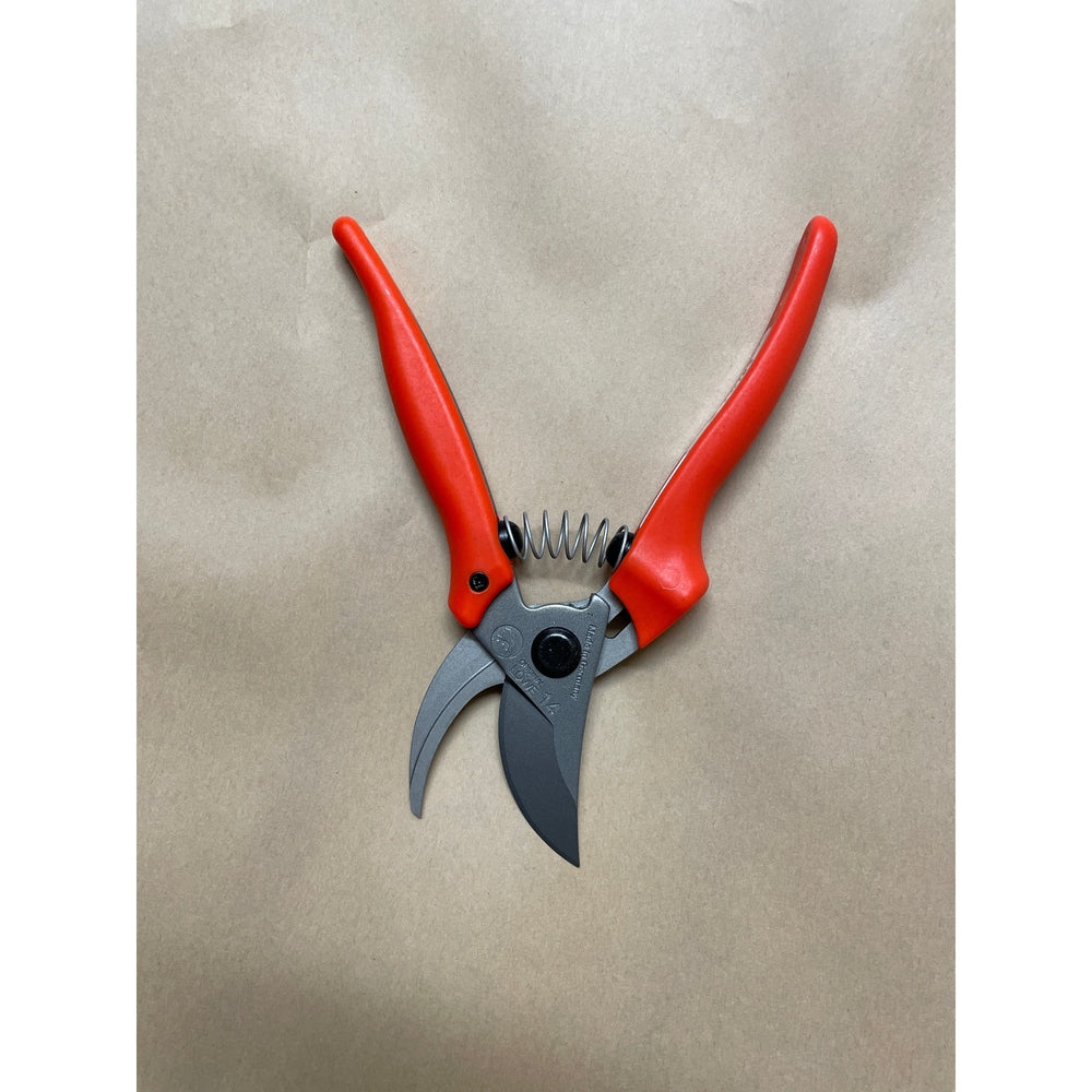 LÖWE No. 14 Compact Bypass Pruner with Ergonomic Handles and Precision Cutting Blade.
