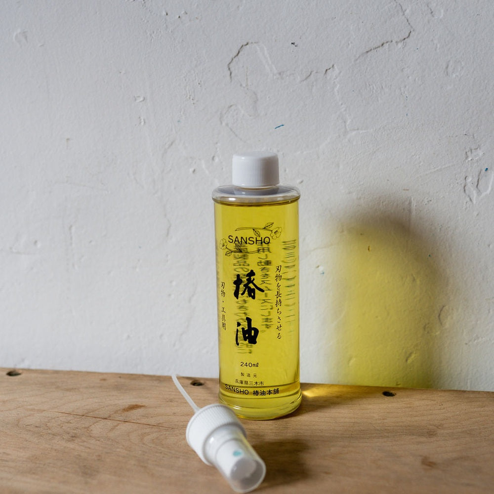 Camellia Oil 240ml with Spray Applicator