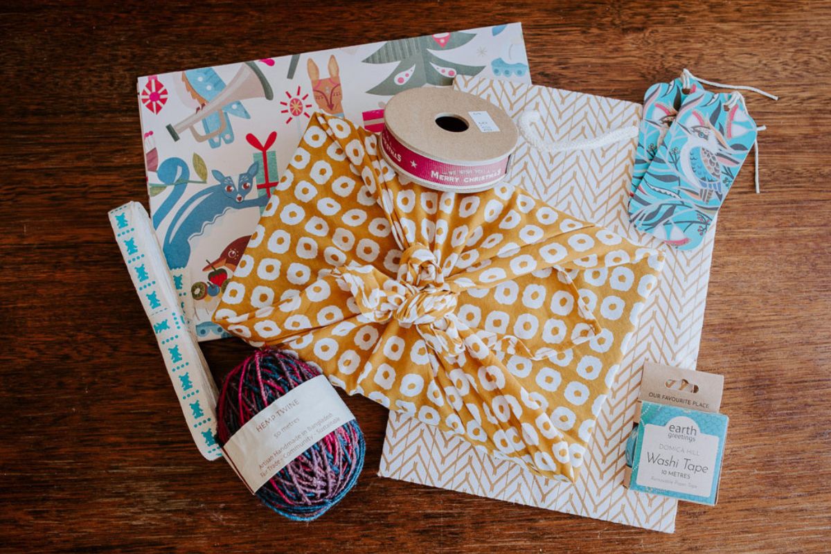 10 Low-Waste Ways to Wrap Gifts