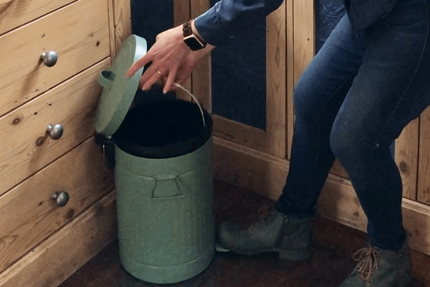 How To Eliminate Plastic Bin Liners In The Kitchen - Urban Revolution