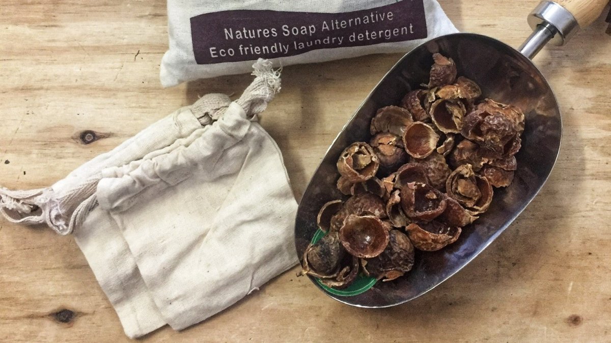 How To Wash Clothes With Soap Nuts In The Washing Machine - Urban Revolution