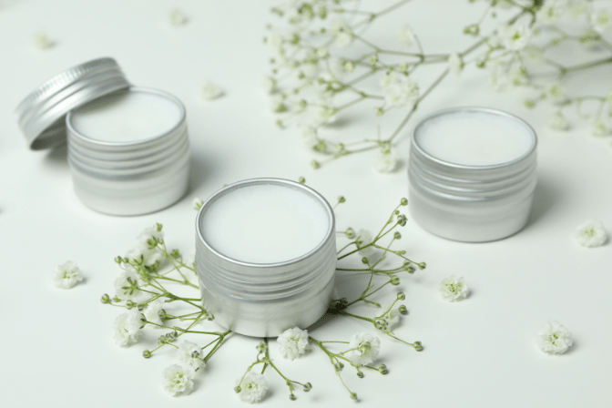 Lip balm tins with flowers