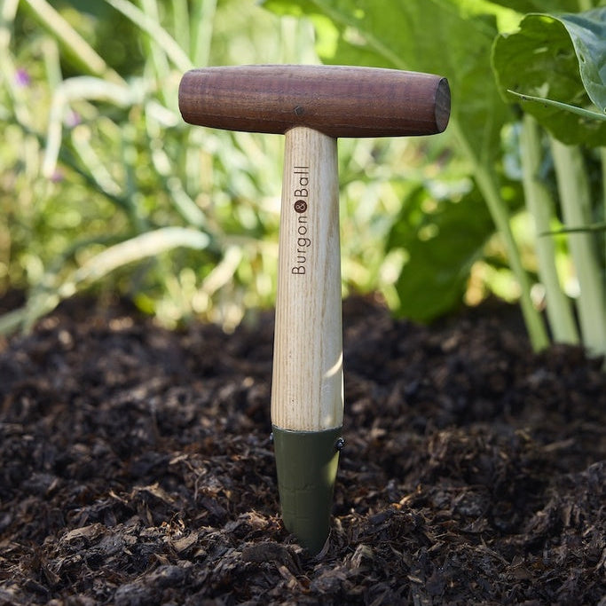 Burgon and Ball Boron Green Dibber in Soil