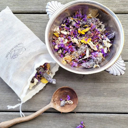 Dried Flowers and Botanicals from the Eco Craft Supplies Kit, Urban Revolution.