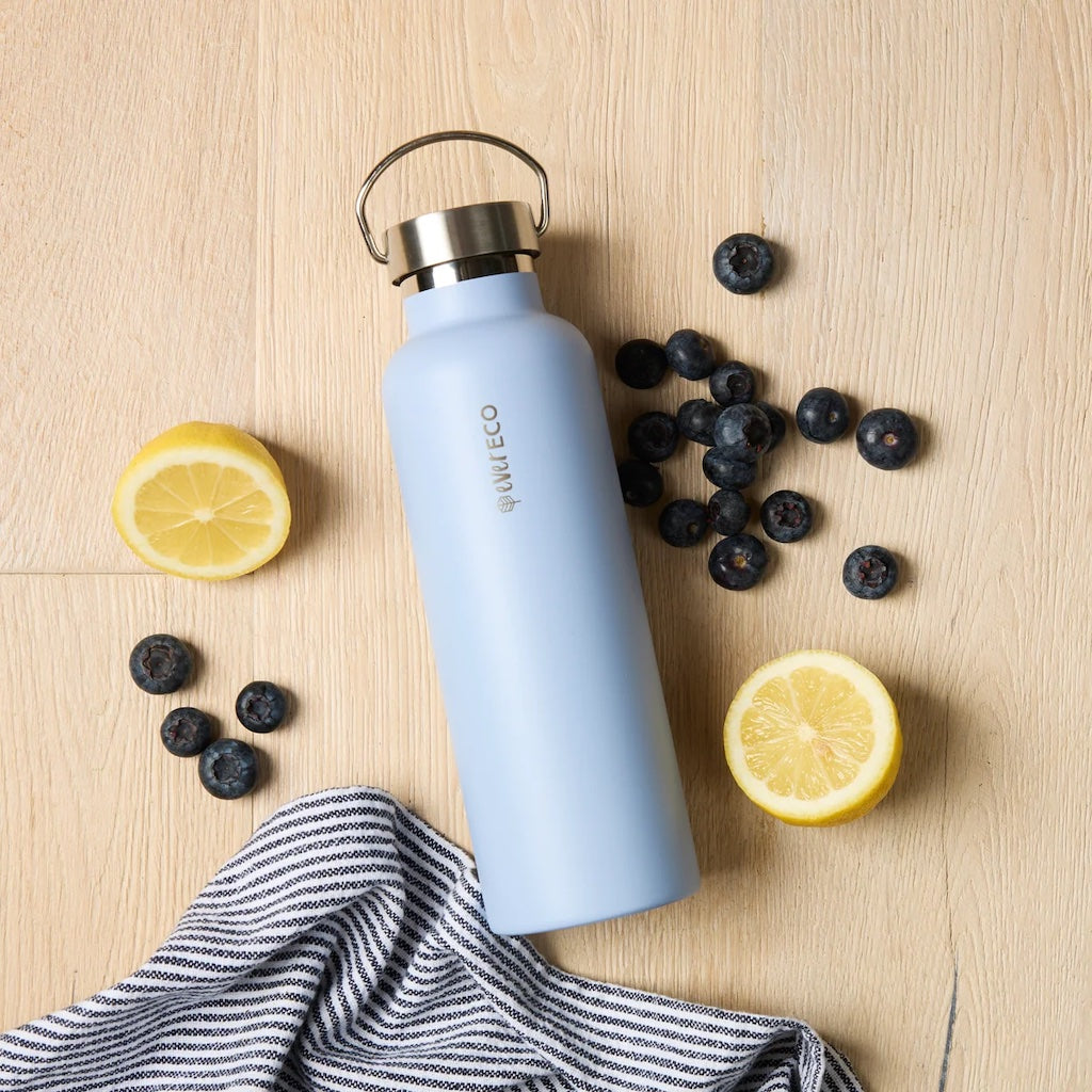 Ever Eco 750ml Stainless steel water bottle with screw top in light blue 'cove' colour