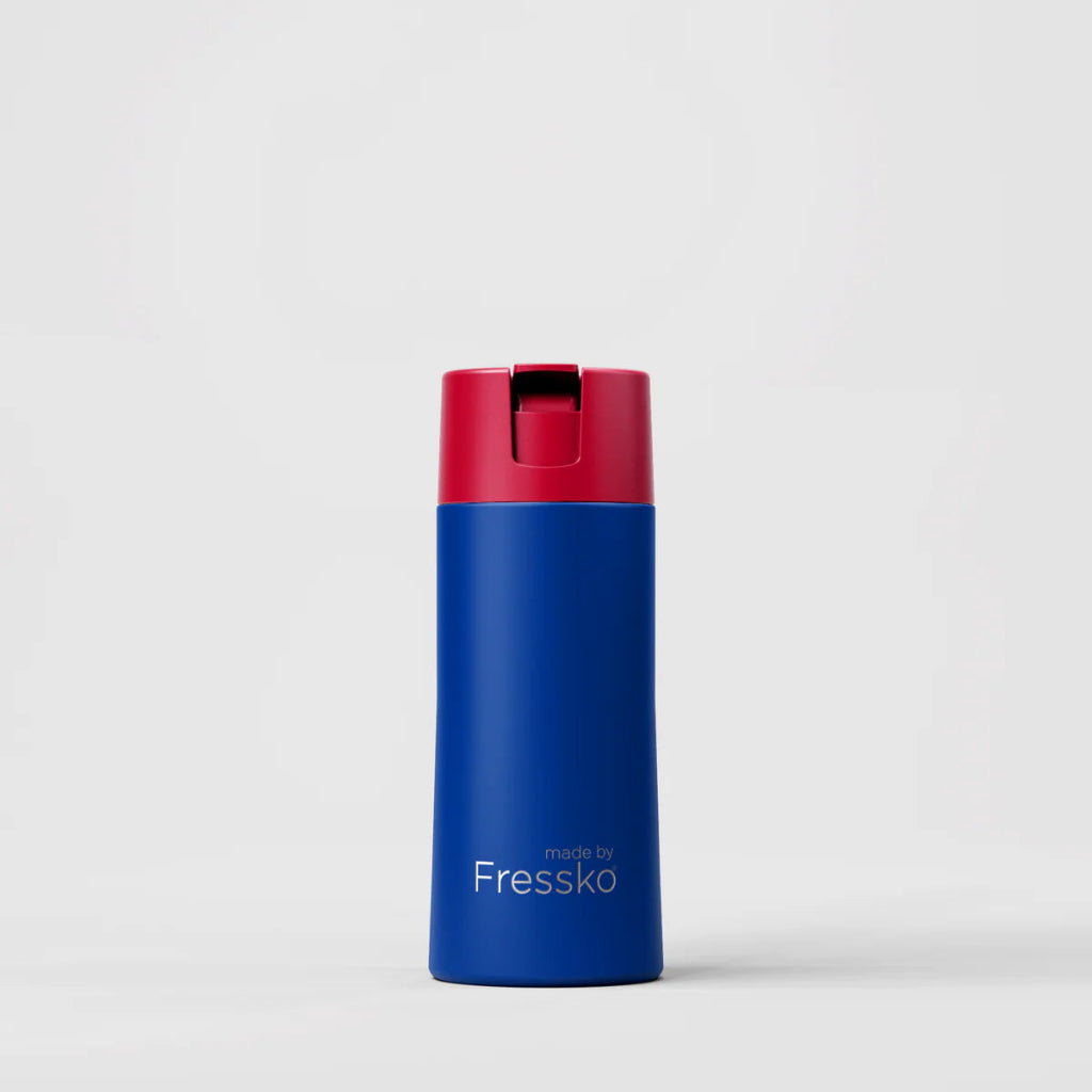 The 'Play' "Zing" Ceramic Lined 420ml Insulated Water Bottle, by Fressko. Featuring a Blue Insulated Flask with a Red Lid.