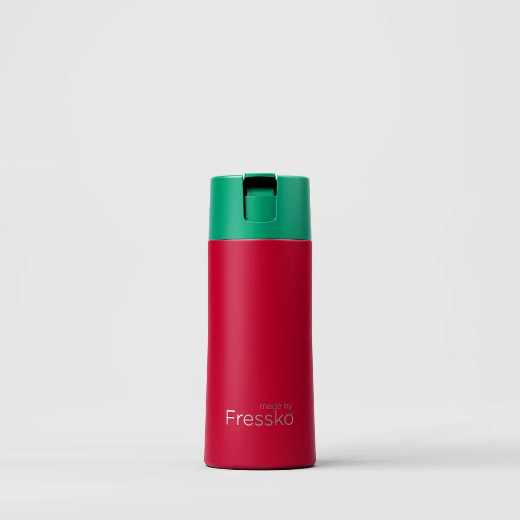The 'Play' "Crush" Ceramic Lined 420ml Insulated Water Bottle, by Fressko. Featuring a Red Insulated Flask with a Green Lid.
