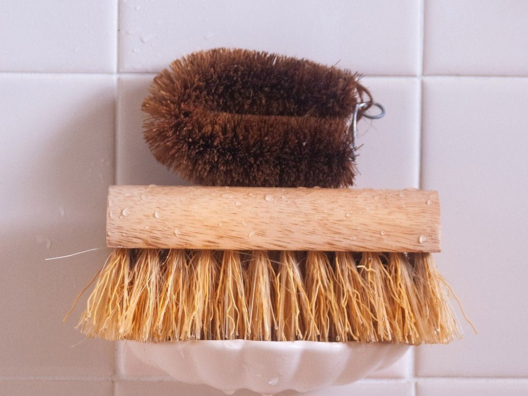 Eco Max Scrubbing Brush - Tampico and Zaticon Fibres with Wood Base