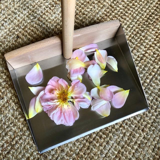 Base of the Redecker Dust Pan and Brush Set with Rose Petals