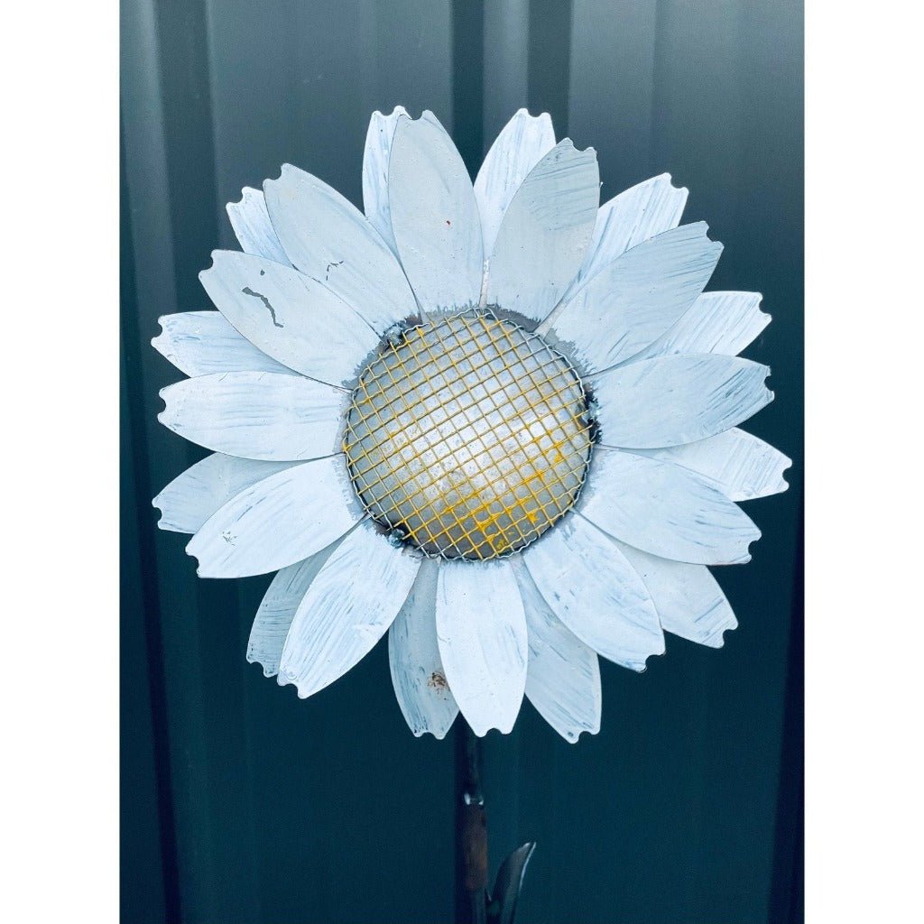 White Daisy Metal Garden Stake - Close up of Flower Head
